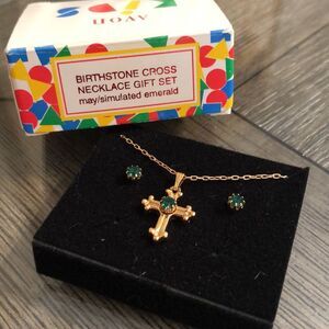 Vintage 1995 AVON Kids Emerald / May Birthstone Cross Necklace Gift Set NEW